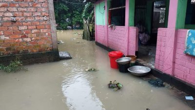 এক উপজেলার ৫০ গ্রামে প্লাবন, পানিবন্দি লক্ষাধিক মানুষ