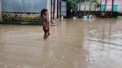 এক উপজেলার ৫০ গ্রামে প্লাবন, পানিবন্দি লক্ষাধিক মানুষ