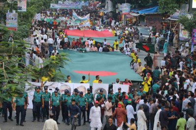 প্লাটিনাম জয়ন্তী উপলক্ষে রাজধানীতে আওয়ামী লীগের শোভাযাত্রা (ছবি: নাসিরুল ইসলাম)