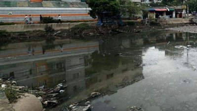 মোহাম্মদপুর লিমিটেড ২ নম্বর ব্রিজ এলাকার খাল, ছবি: সাজ্জাদ হোসেন 