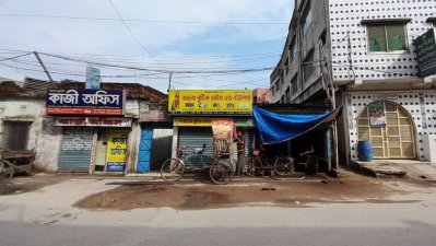 খাল দখল করে স্থাপনা নির্মাণ করা হয়েছে যাদের প্লট নম্বর নেই 