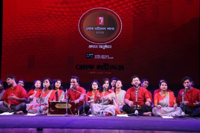 লোক নাট্যদল পদক পেলেন ৬ নাট্যজন