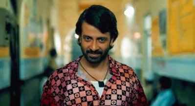 ‘দরদ’ লুকে শাকিব খান