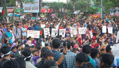 শাহবাগে কোটাবিরোধী আন্দোলন (ছবি: ফোকাস বাংলা)