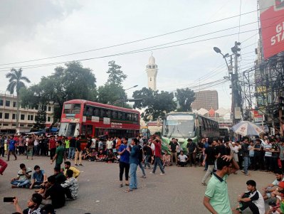 জিরো পয়েন্ট অবরোধ জবি শিক্ষার্থীদের