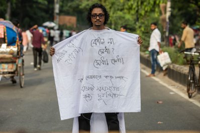 দাবি পূরণ না হলে রাস্তা ছাড়বেন না বলে জানিয়েছেন শিক্ষার্থীরা