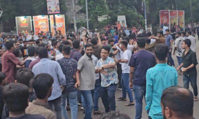 রাজু ভাস্কর্যের সামনে সমাবেশে বিশৃঙ্খলা সৃষ্টি করে ছাত্রলীগের দুই পক্ষ 