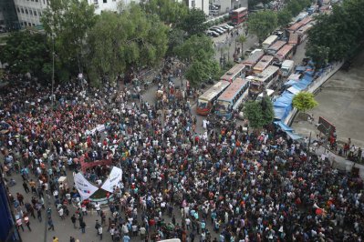 কোটা আন্দোলনকারীরা গুলিস্তান জিরো পয়েন্টে অবস্থান নিলে আশপাশের সব সড়কে যান চলাচল বন্ধ হযে যায় (ছবি: নাসিরুল ইসলাম)