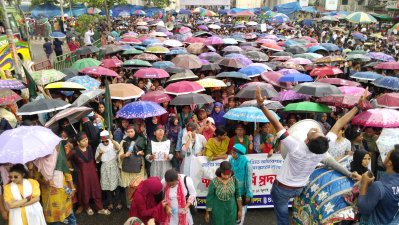 বঙ্গবন্ধু স্কয়ার মোড়ে অবস্থান নিলেন আন্দোলনকারীরা