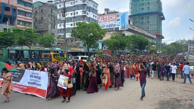 পদযাত্রা শুরু করেছেন জগন্নাথ বিশ্ববিদ্যালয়ের আন্দোলনকারী শিক্ষার্থীরা
