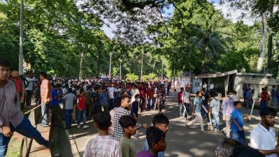 ঢাকা বিশ্ববিদ্যালয় থেকে কোটা আন্দোলনকারীদের হটিয়ে দেয় ছাত্রলীগ (ছবি: আরমান ভূঁইয়া)