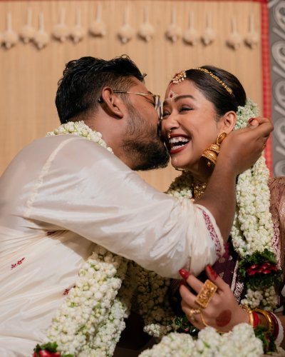 বিবাহবাসরে সোহিনী ও শোভন