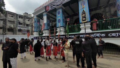 পবিত্র আশুরা উপলক্ষে হোসেনি দালানে শিয়া সম্প্রদায়ের আনুষ্ঠানিকতা