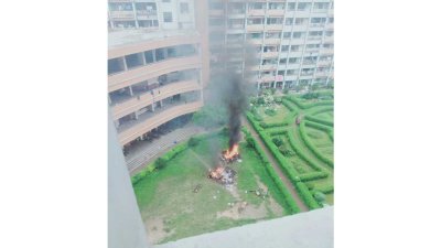 সকালে বিজয় একাত্তর হলের চিত্র