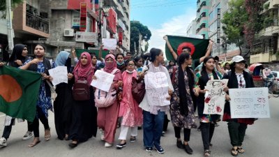 কোটা আন্দোলনকারীদের মিছিলের চেষ্টা 