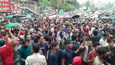মিরপুরে শিক্ষার্থীদের দাবির সমর্থনে বিক্ষোভ (ছবি: জুবায়ের আহমেদ)