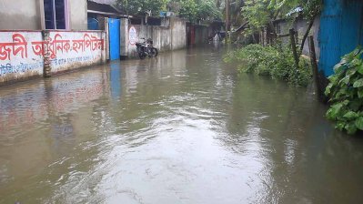 সর্বোচ্চ বৃষ্টিতে ভিজলো নোয়াখালীর মাইজদী, জলাবদ্ধতা নিরসনে ‘উদাসীনতা’