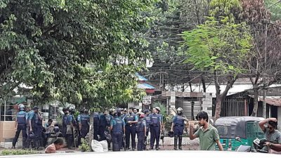 পুলিশের অবস্থান