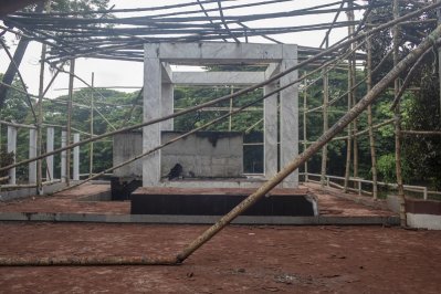 ধানমন্ডি ৩২ এখন ধ্বংসস্তূপ