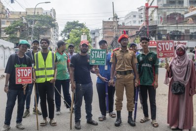 এখনও রাজপথে শিক্ষার্থীরা