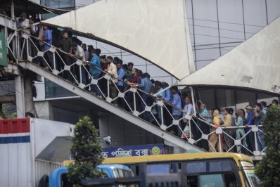 এখনও রাজপথে শিক্ষার্থীরা