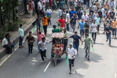 জিজ্ঞাসাবাদ থেকে বাদ পড়ছে না কোনও যানবাহনই 