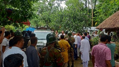 বিএনপি নেতাকে ৪ ঘণ্টা আটকে রাখলেন দলীয় নেতাকর্মীরা, বের করতে লাগলো সেনাবাহিনী