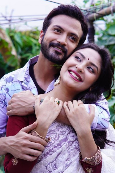 ইয়াশ ও নীহা