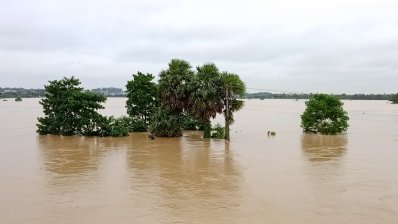 গোমতীর পানি বিপদসীমার ১২০ সেন্টিমিটার উপরে, বাঁধ ভাঙার শঙ্কা