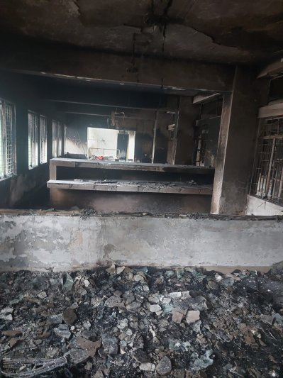 থানা পুড়িয়ে দেওয়ার চিহ্ন রয়ে গেছে এখনও