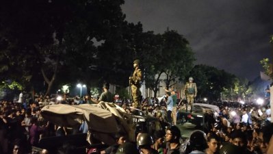 শিক্ষার্থীদের সঙ্গে সংঘর্ষ শুরু হলে উপস্থিত হন সেনা সদস্যরা
