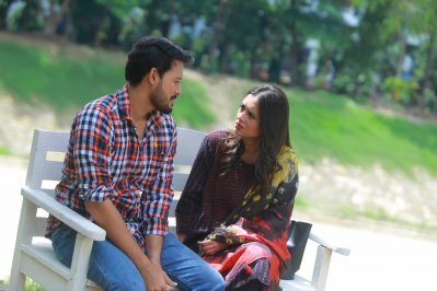 অন্য একটি দৃশ্যে ইরফান ও তানিয়া