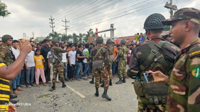 ভারতীয়দের চাকরিচ্যুতসহ ৯ দফা দাবিতে বিক্ষোভ, ঢাকা-ময়মনসিংহ মহাসড়ক অবরোধ