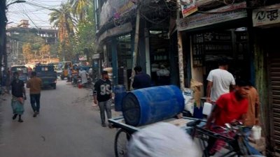 পুরান ঢাকায় কেমিক্যাল ব্যবসা