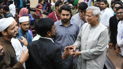 ছাত্রদের কথা শুনে আবেগতাড়িত হয়ে পড়েন প্রধান উপদেষ্টা মুহাম্মদ ইউনূস