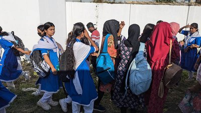 সারজিসের সমাবেশ ঘিরে শিক্ষার্থীদের সমাগম