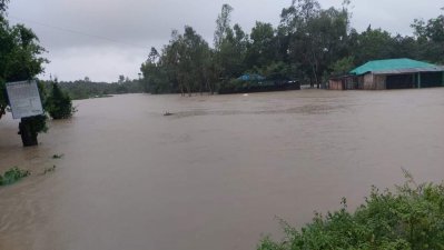 টানা ভারী বর্ষণে টেকনাফে ডুবে গেছে দেড় হাজারের বেশি ঘরবাড়ি