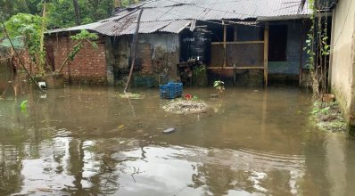 টানা বর্ষণে নোয়াখালীতে বন্যা পরবর্তী জলাবদ্ধতা আবারও রূপ নিচ্ছে বন্যায়