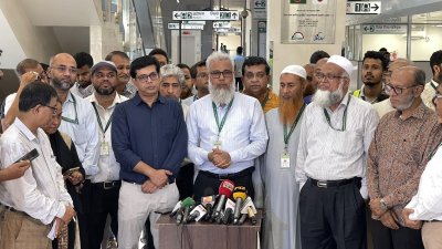 কথা বলছেন ডিএমটিসিএল এর ব্যবস্থাপনা পরিচালক মোহাম্মদ আবদুর রউফ