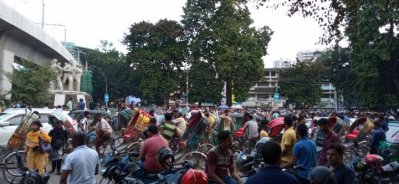 ঢাকা বিশ্ববিদ্যালয় ক্যাম্পাসে প্রশাসন বহিরাগত নিয়ন্ত্রণ চাইলেও তাতে মত নেই অনেকের