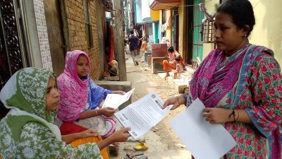 ডেঙ্গু প্রতিরোধে সচেতনতা কার্যক্রমে কাজ করছেন ৪২০ স্বেচ্ছাসেবী