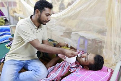 ডেঙ্গু রোগীতে ঠাসা ঢাকার সরকারি হাসপাতালগুলো