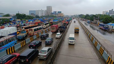 ঢাকা-চট্টগ্রাম মহাসড়কে ১০ কিলোমিটার দীর্ঘ যানজট