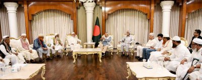সংলাপে প্রধান উপদেষ্টার সঙ্গে হেফাজতে ইসলামের নেতারা