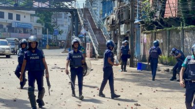 সিলেটে আন্দোলনে নিহত ২২ জনের দাফন ময়নাতদন্ত ছাড়াই, লাশ তোলা হবে ৯ জনের