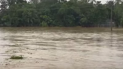 শেরপুরে বন্যায় দুই লক্ষাধিক মানুষের দুর্ভোগ, মৃত বেড়ে ৮