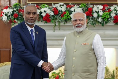 মালদ্বীপের চীনপন্থি নেতা মুইজ্জু কেন ভারতের সঙ্গে সম্পর্ক চান?