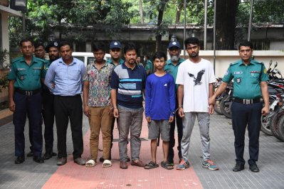 হত্যায় জড়িত সন্দেহে গ্রেফতার পাঁচ জন
