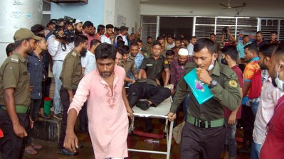 ধোঁয়ায় অসুস্থ হয়ে পড়েন কয়েকজন আনসার সদস্য