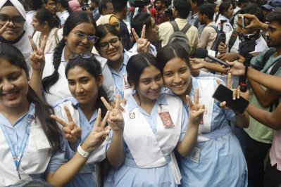 পাসের হার ও জিপিএ-৫-এ এগিয়ে রয়েছে মেয়েরা